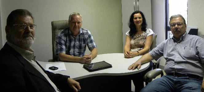 Presidente em exercício realiza primeira reunião Presidente em exercício realiza primeira reunião